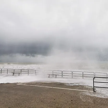 Vue L Echappee Normande * Saint-Pierre-en-Port